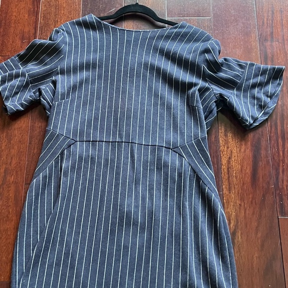 Banana Republic, navy blue and white pinstriped Ponte dress size 14 - Picture 12 of 13